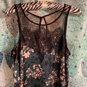 Maurices size medium floral and lace tank